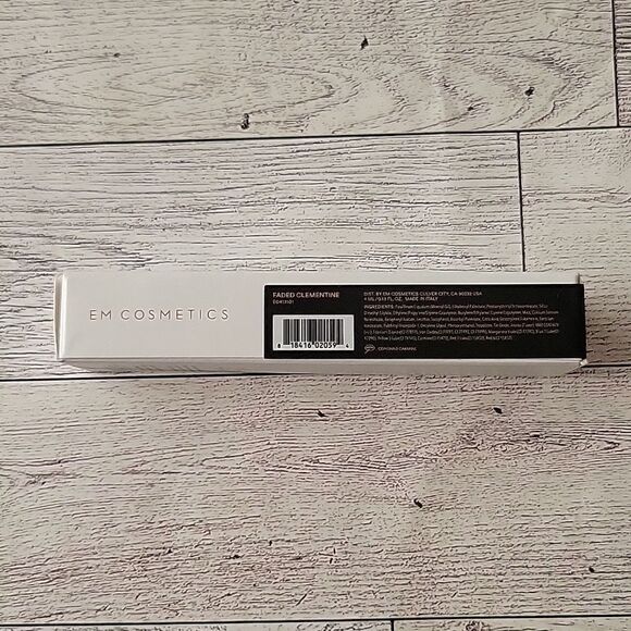 Em Cosmetics True Gloss Volumizing Lip Gloss - Picture 3 of 7